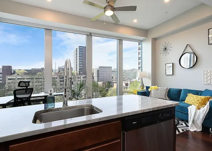 Hostwise - The Washington At Chatham - Free Parking, Great Views, Across From Ppg Arena Apartment Pittsburgh