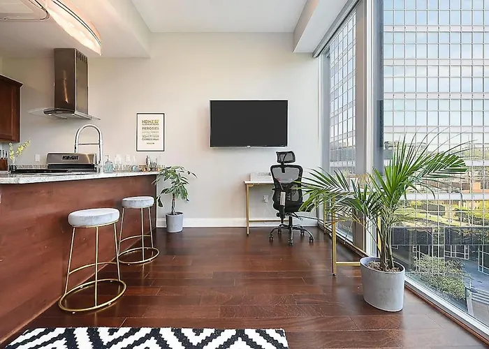 Hostwise - The Washington At Chatham - Free Parking, Great Views, Across From Ppg Arena Apartment *