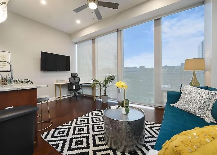 Hostwise - The Washington At Chatham - Free Parking, Great Views, Across From Ppg Arena Apartment